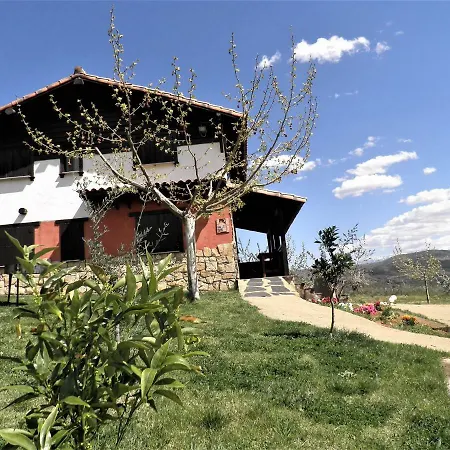 Casa Rural Las Canalejas Деревянный коттедж