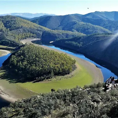 Casa Rural Las Canalejas Деревянный коттедж Сотосеррано